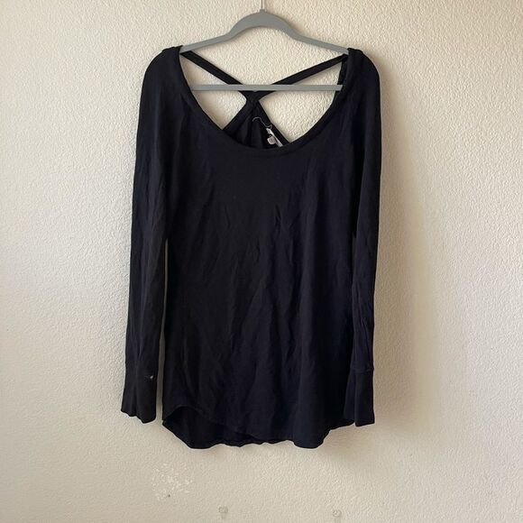 Athleta Sweaters - Athleta black cutout back sweater